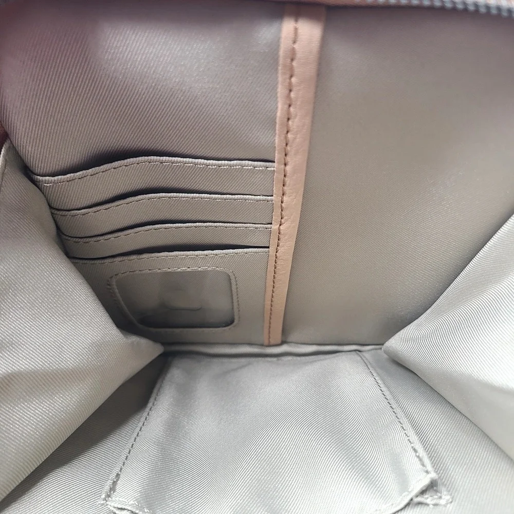 American Leather Co. Kansas Large Travel Crossbody Bag‎ Light Tan Purse
